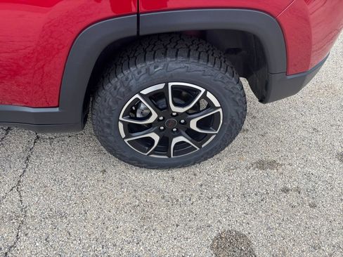 Used 2025 Jeep Compass Trailhawk AWD/4WD image 27