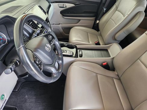 Certified 2020 Honda Pilot Touring image 12
