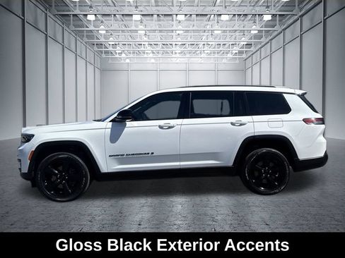 Used 2023 Jeep Grand Cherokee L Laredo AWD/4WD image 8