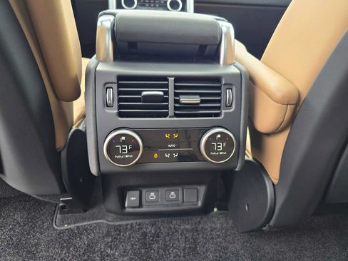 Used 2025 Land Rover Discovery Dynamic SE AWD/4WD image 20