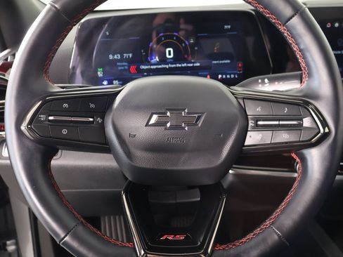 Used 2026 Chevrolet Equinox RS FWD image 3