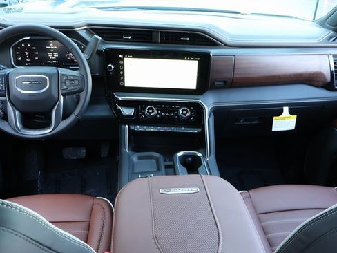 New 2026 GMC Sierra 2500 Denali Ultimate image 15