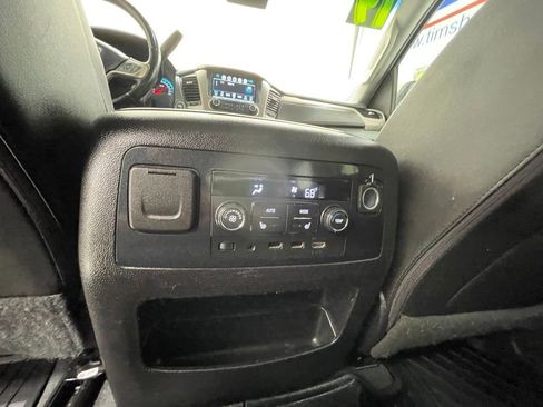 Used 2019 GMC Yukon Denali w/ Denali Ultimate Package AWD/4WD image 13