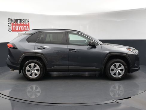 Used 2021 Toyota RAV4 LE image 5
