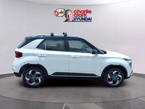 New 2026 Hyundai Venue SEL FWD image 6