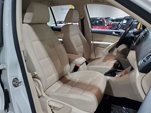 Used 2017 Volkswagen Tiguan S FWD image 14
