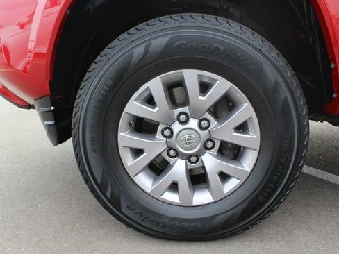 Used 2016 Toyota Tacoma SR5 w/ SR5 Appearance Package (SN) RWD image 10