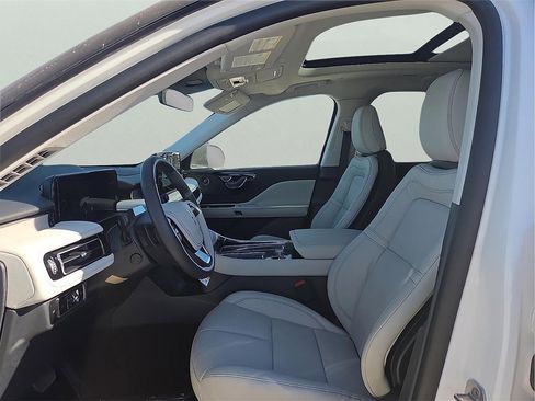 New 2026 Lincoln Aviator Reserve image 12