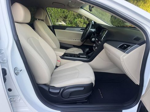 Used 2018 Hyundai Sonata SE FWD image 12