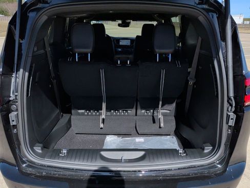 New 2026 Chrysler Pacifica Select w/ S Appearance Package image 40