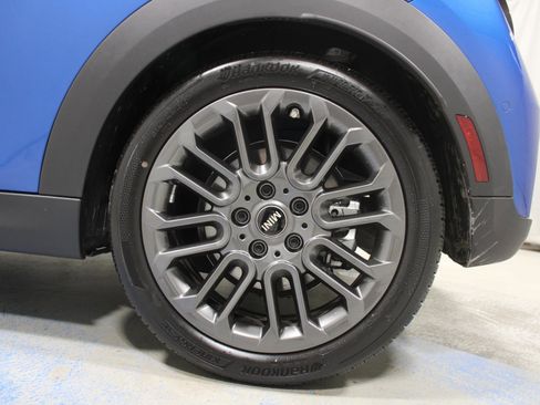 Certified 2025 MINI Cooper S image 23