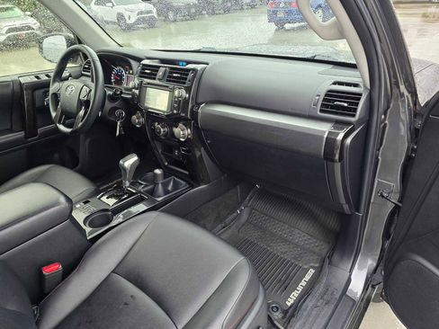 Certified 2018 Toyota 4Runner TRD Off-Road Premium image 12