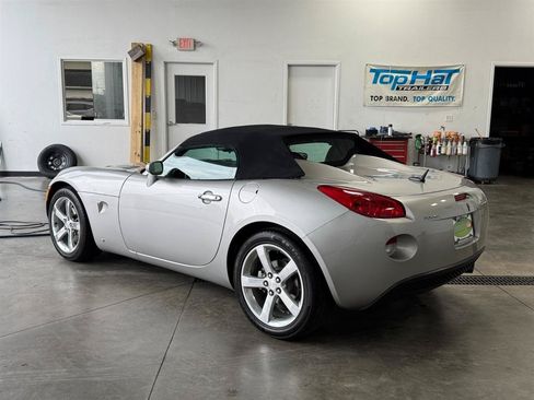 Used 2007 Pontiac Solstice Convertible w/ Premium Package RWD image 16