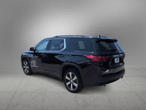 Used 2023 Chevrolet Traverse LT w/ LT Premium Package AWD/4WD image 6