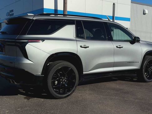 Certified 2025 Chevrolet Traverse RS image 2
