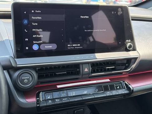 Used 2024 Toyota Prius Prime FWD image 15