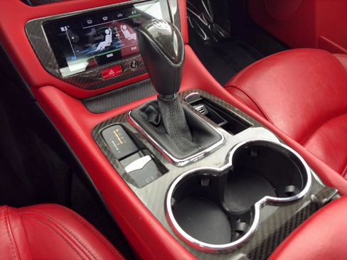 Used 2013 Maserati GranTurismo Sport RWD image 16