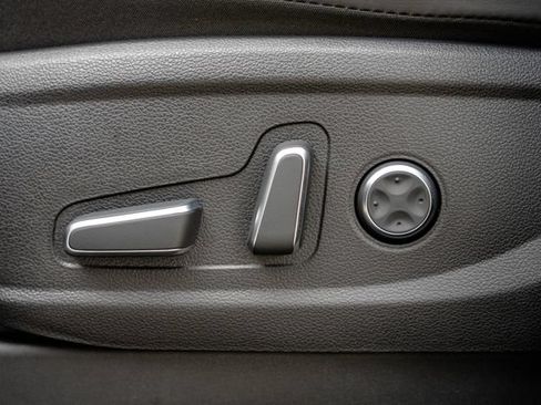 Certified 2025 Hyundai Palisade SEL FWD image 21