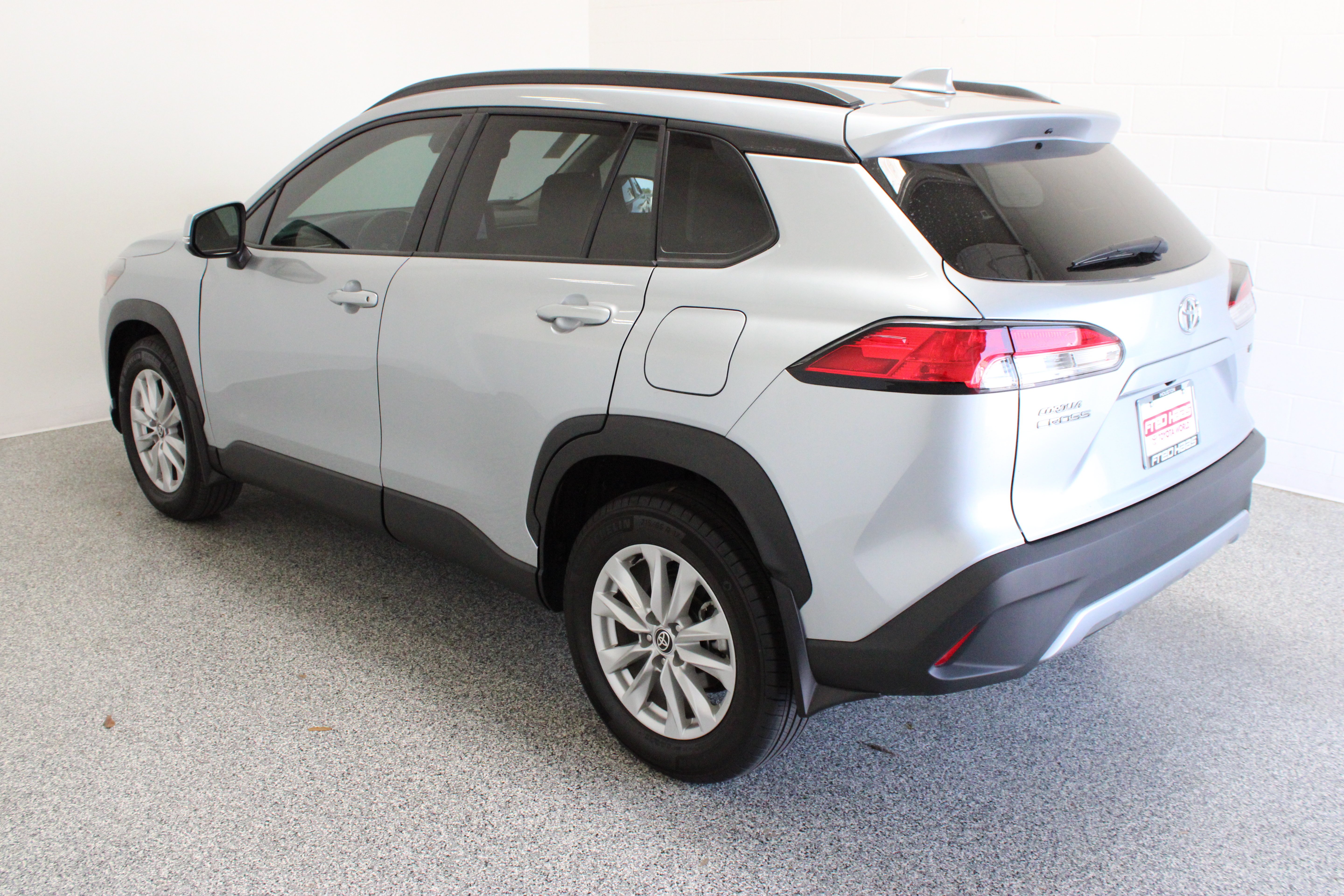 Used 2024 Toyota Corolla Cross LE FWD image 9