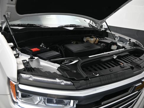 Used 2024 Chevrolet Silverado 1500 High Country w/ Z71 Off-Road Package AWD/4WD image 26