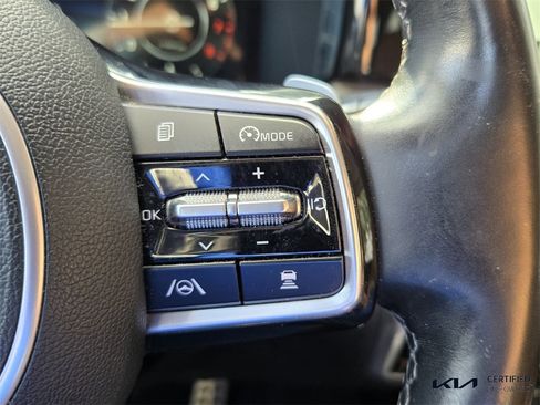 Certified 2022 Kia Sorento SX Prestige w/ Rust Color Package image 31