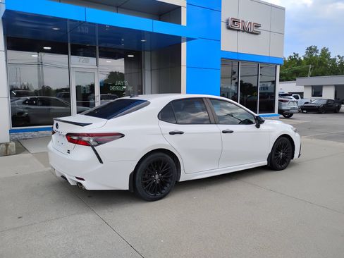 Used 2022 Toyota Camry SE AWD/4WD image 6
