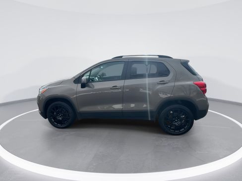 Used 2022 Chevrolet Trax LT w/ Sport Edition image 5