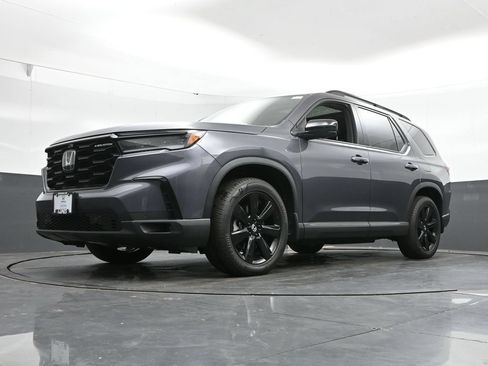 Used 2025 Honda Pilot Black Edition image 38