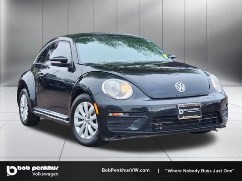 Used 2019 Volkswagen Beetle 2.0T SE FWD image 1