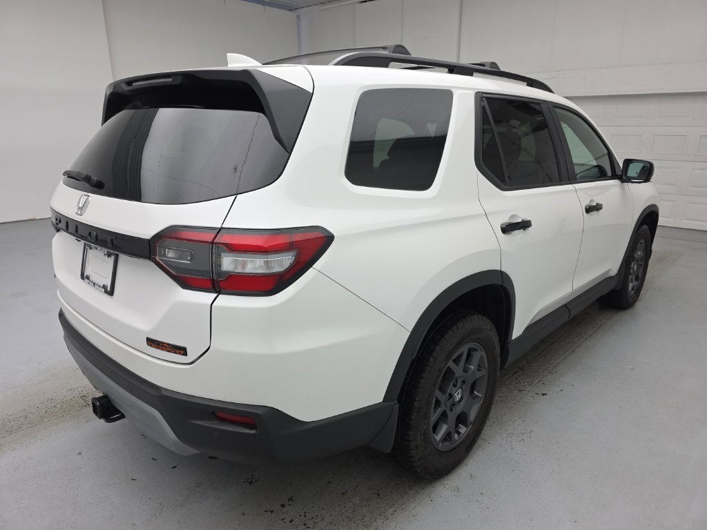 Used 2024 Honda Pilot TrailSport image 11