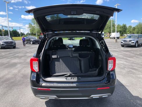 Certified 2023 Ford Explorer XLT w/ Equipment Group 202A image 9