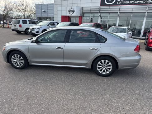 Used 2013 Volkswagen Passat Wolfsburg Edition image 8