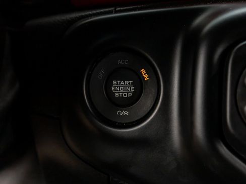 Used 2021 Jeep Gladiator Rubicon AWD/4WD image 11