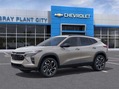 New 2026 Chevrolet Trax RS w/ Sunroof Package FWD image 2