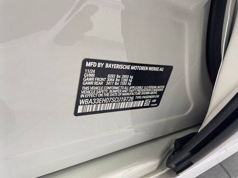 Used 2025 BMW 740i xDrive image 52