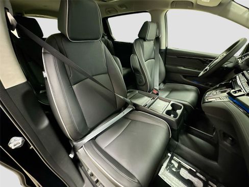 New 2026 Honda Odyssey Touring image 30
