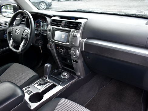 Used 2016 Toyota 4Runner SR5 image 13