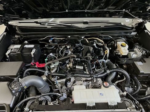 Used 2025 Toyota Tacoma TRD Off-Road image 33