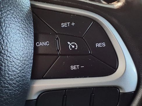 Used 2020 Jeep Compass Latitude w/ Cold Weather Group AWD/4WD image 24