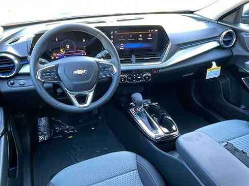 New 2026 Chevrolet Trax LT w/ Driver Confidence Package image 14