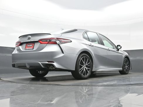 Used 2024 Toyota Camry SE FWD image 31