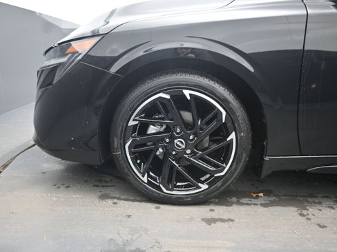 New 2026 Nissan Sentra SR w/ SR Premium Package image 9