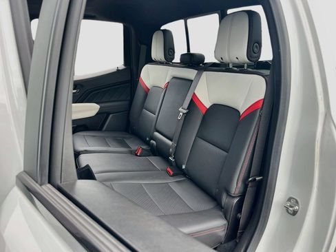 Used 2024 GMC Canyon AT4X AWD/4WD image 25
