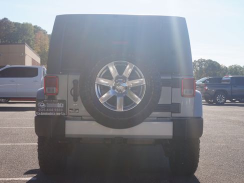 Used 2013 Jeep Wrangler Unlimited Sahara w/ Connectivity Group image 8