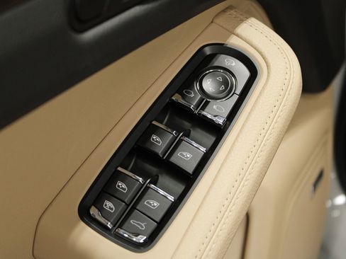 New 2026 Porsche Macan AWD/4WD image 22