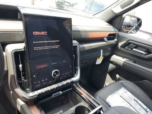 New 2026 GMC Yukon Denali w/ Sun & Power Step Package AWD/4WD image 26