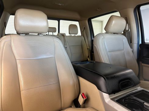 Used 2017 Ford F250 Lariat w/ Chrome Package image 17