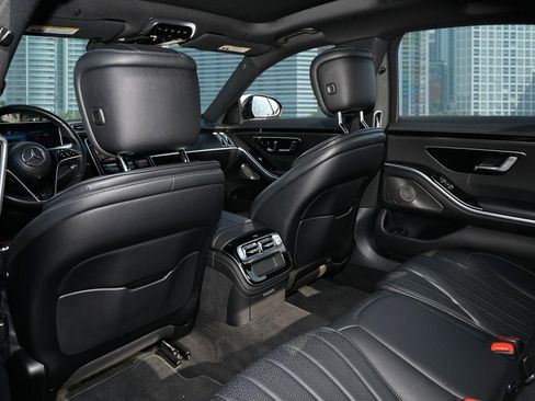 Used 2023 Mercedes-Benz S 500 4MATIC w/ AMG Line image 18