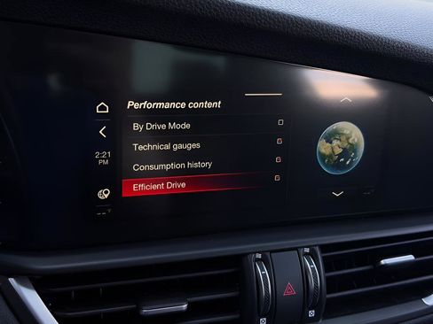 New 2025 Alfa Romeo Giulia w/ Driving Assist Package image 31