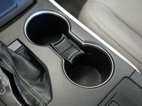 Used 2017 Toyota Camry XLE image 31